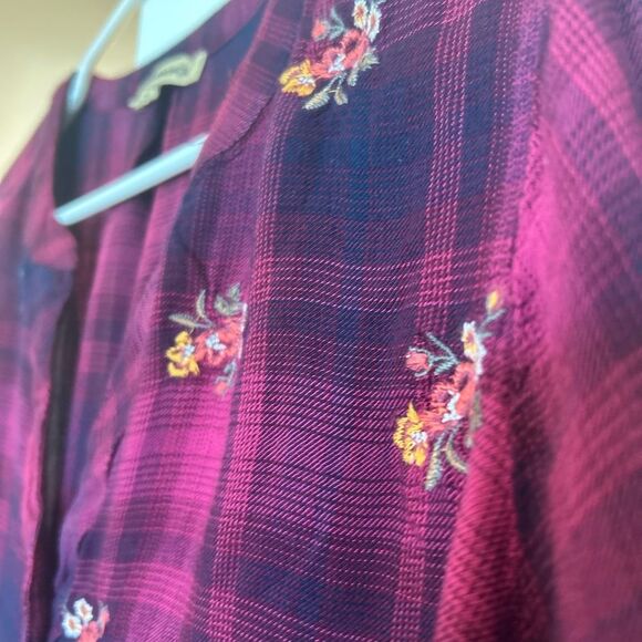 Democracy Red and Black Button Down Shirt with Notched Collar, Size L - Picture 7 of 11